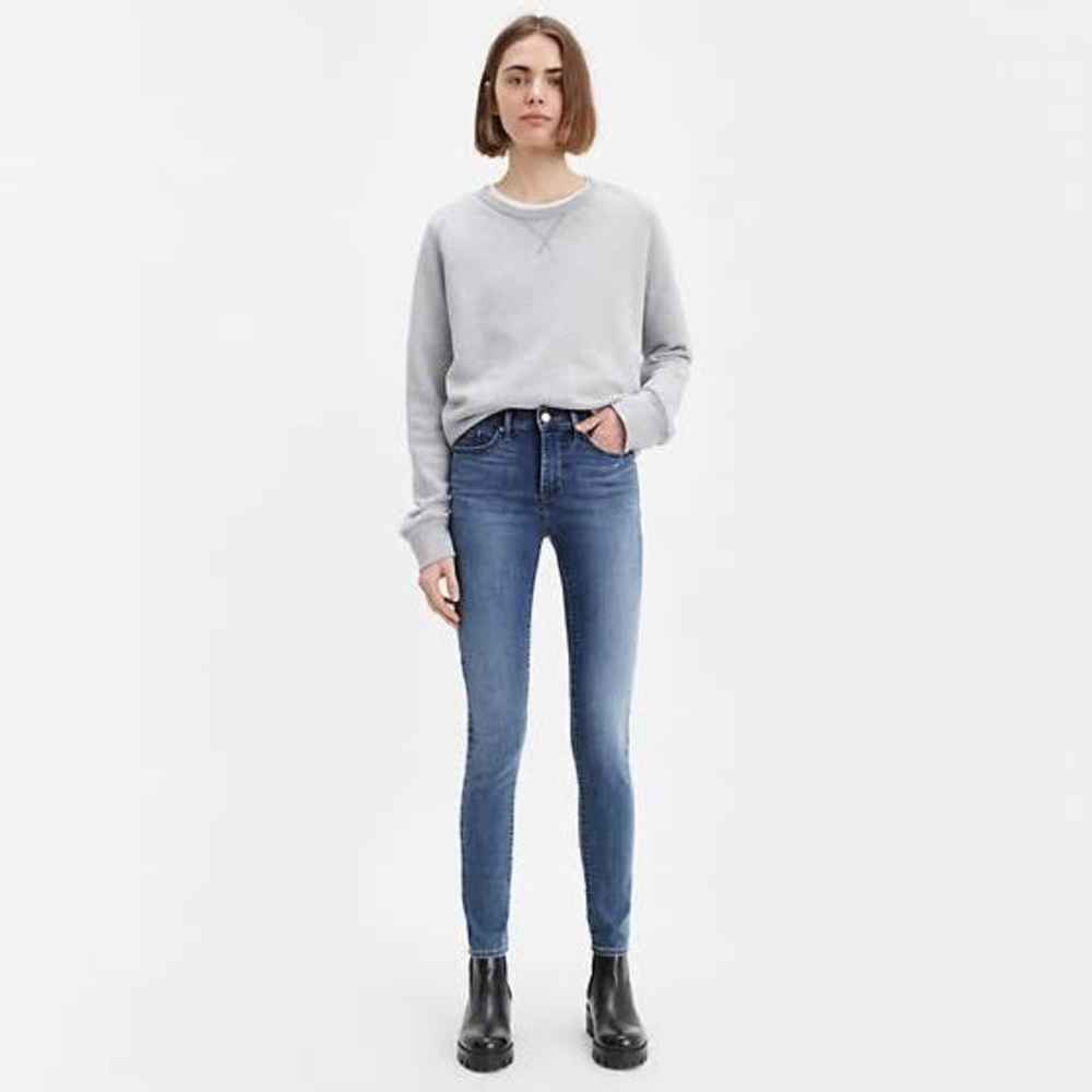 NWOT Levi’s 311 Shaping Skinny Jeans - Medium Wash - Size 27